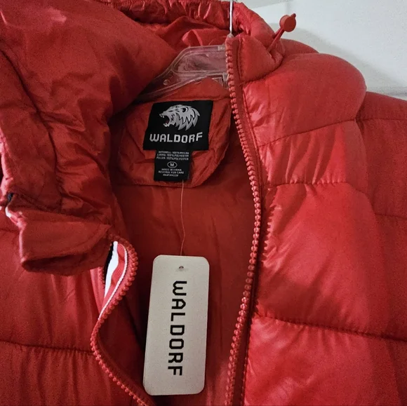 Waldorf Red Quilted Jacket Size Medium Brand New - Picture 4 of 5